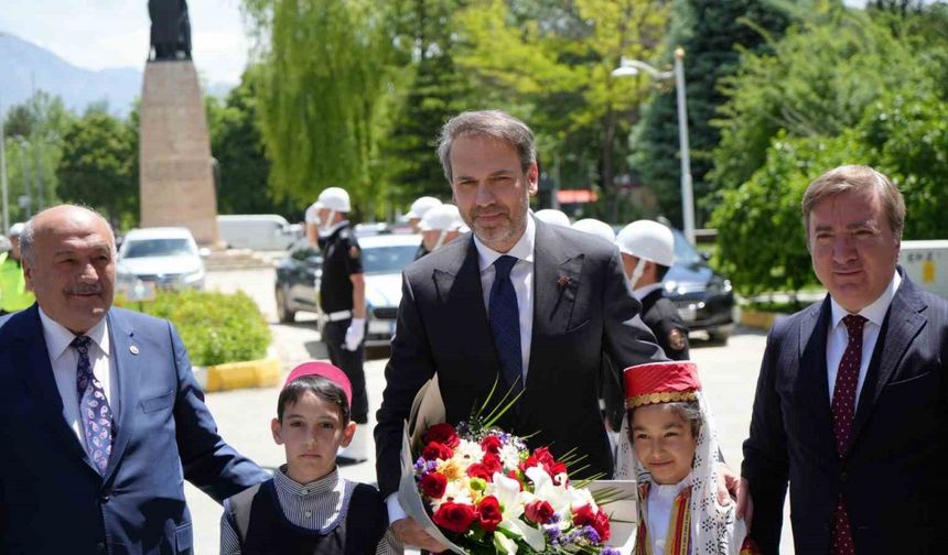 Bakan Bayraktar Erzincan’da