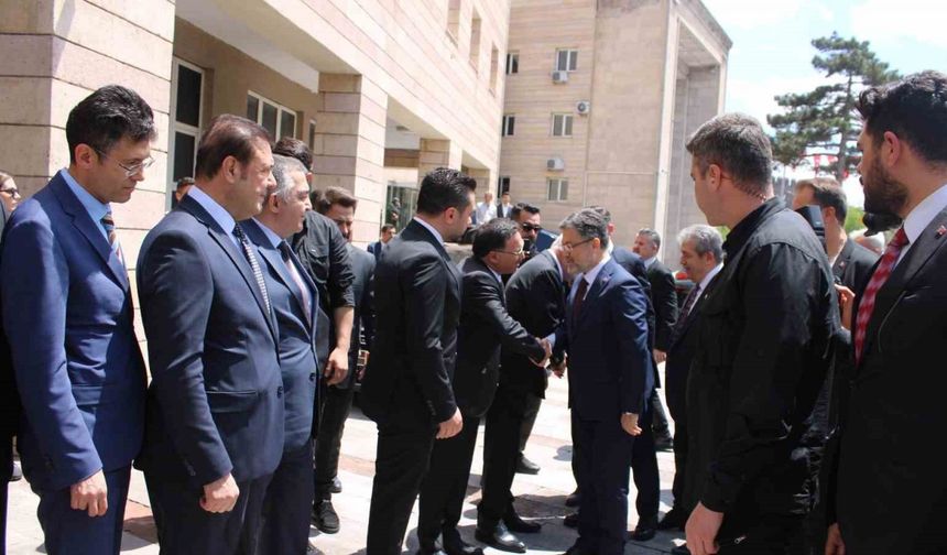 Bakan Yumaklı Kayseri Valiliği’ni ziyaret etti