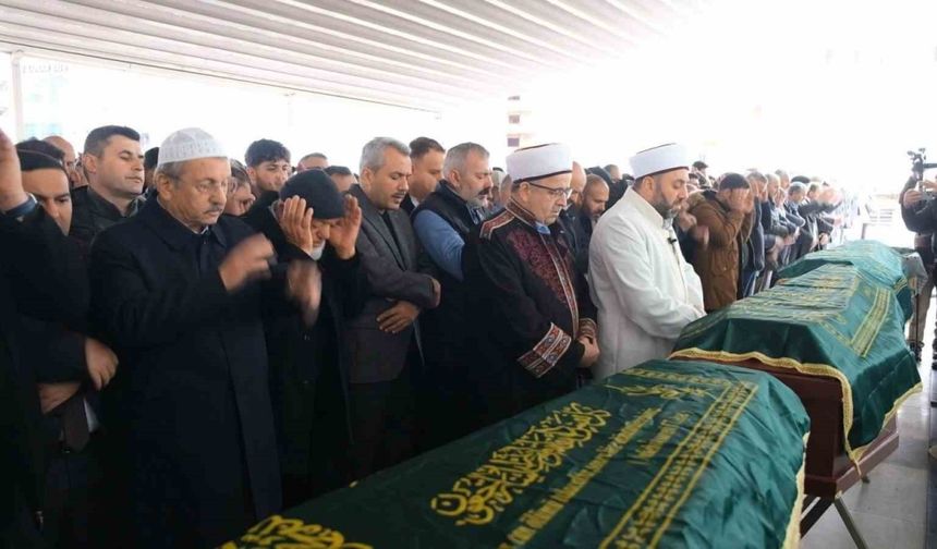 Fransa’daki yangında hayatını kaybeden 3 kardeş son yolculuğuna uğurlandı