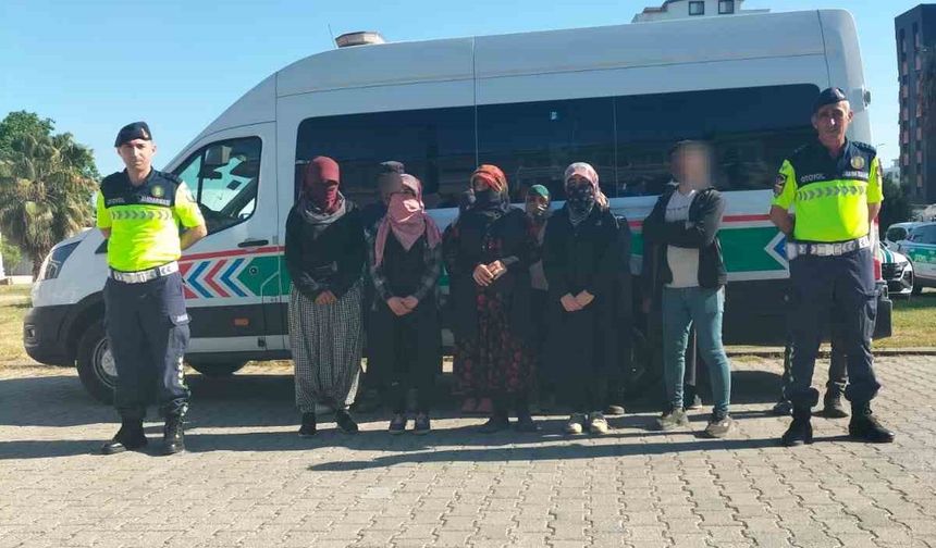 İzin belgesi bulunmayan 12 düzensiz göçmen yakalandı