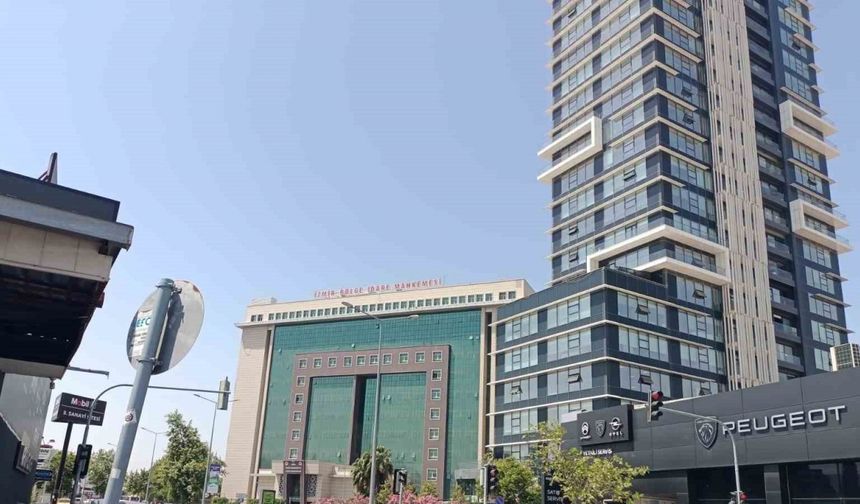 İzmir’de adliyede rüşvet operasyonu: İcra müdür yardımcısı ve katip gözaltında