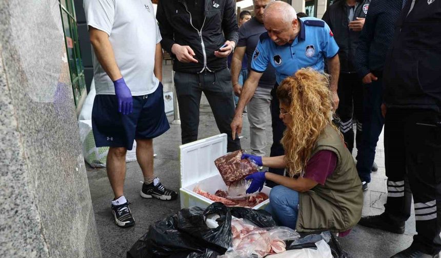 İzmir’den Antalya’ya yolcu otobüsüyle çöp poşetinde 300 kilo et gönderdiler