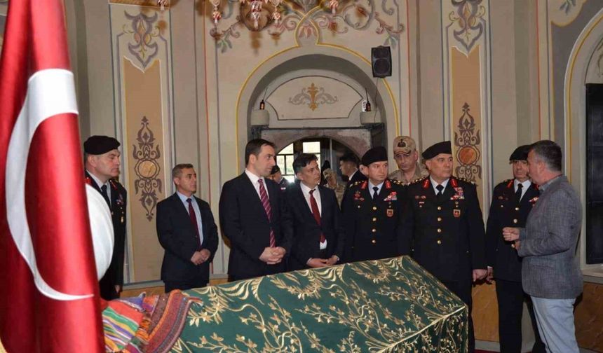 Jandarma Genel Komutanı Orgeneral Ali Çardakçı, Ertuğrul Gazi Türbesi’nde dua etti