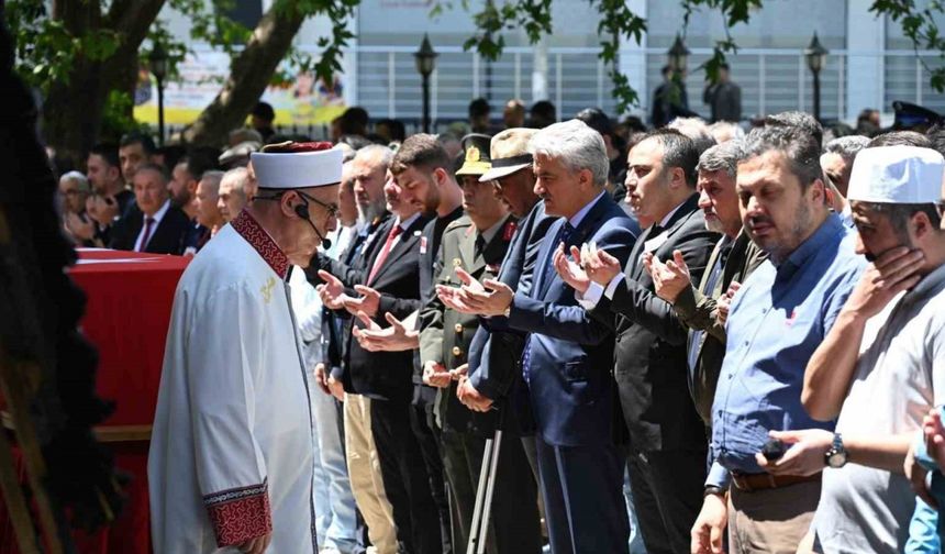 Kalp krizinden hayatını kaybeden Emniyet Müdürü Canpolat Kırıkkale’de toprağa verildi