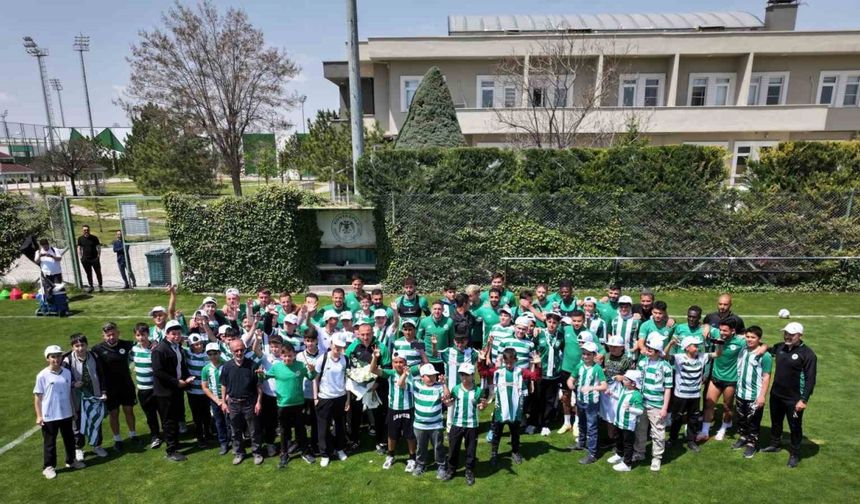 Minik sporseverin talebi yerine getirildi: Konyaspor’la buluştu