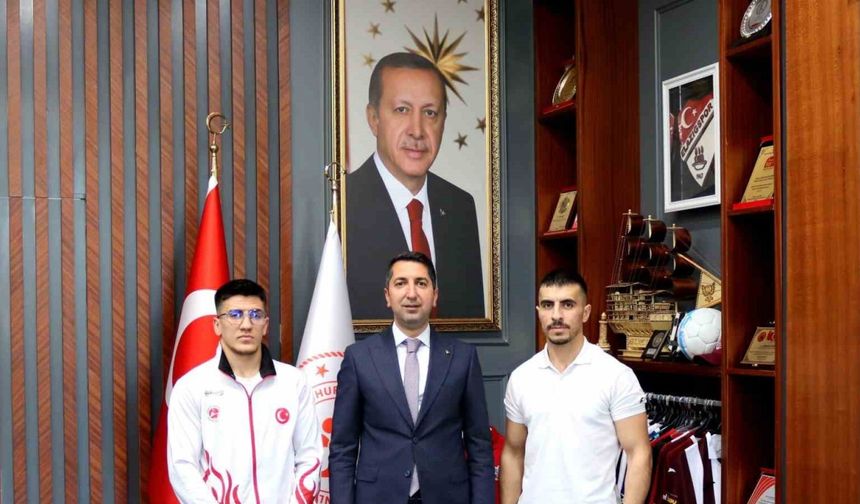 Omzundaki sakatlık yıldırmadı, Türkiye 3.’sü oldu