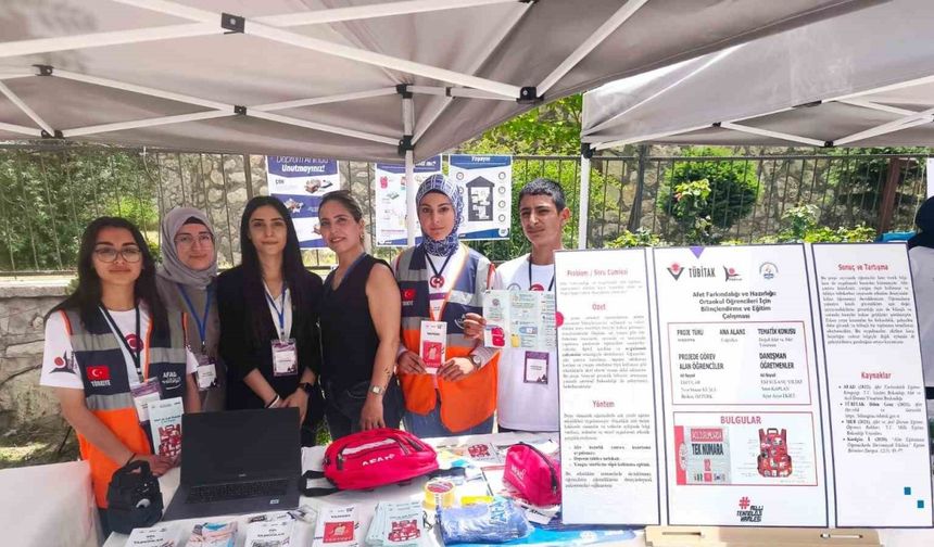 Tunceli’de öğrenciler 4006 TÜBİTAK Bilim Fuarı’nda deprem bilincine dikkat çekti