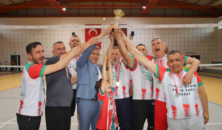 Voleybol turnuvasının şampiyonu belli oldu