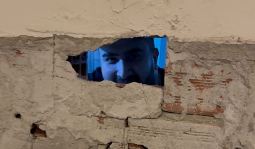 Şaka gibi olay komedyenin başına geldi: Duvarı kırıldı tamirci göründü