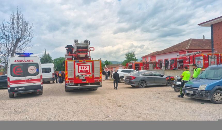 Tokat'ta lisede çıkan yangın hasara neden oldu