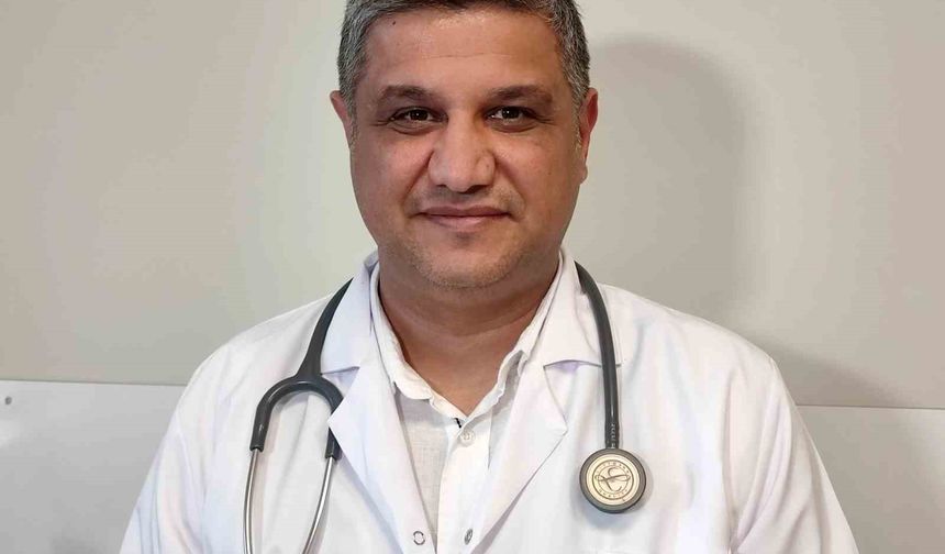 Doç Dr. Aktaş: "Sıcak çarpmasına karşı günde en az 2 litre su için"