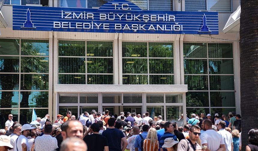 İzmir Büyükşehir Belediyesinde 1000'den fazla işçinin işten çıkarılması kararlaştırıldı