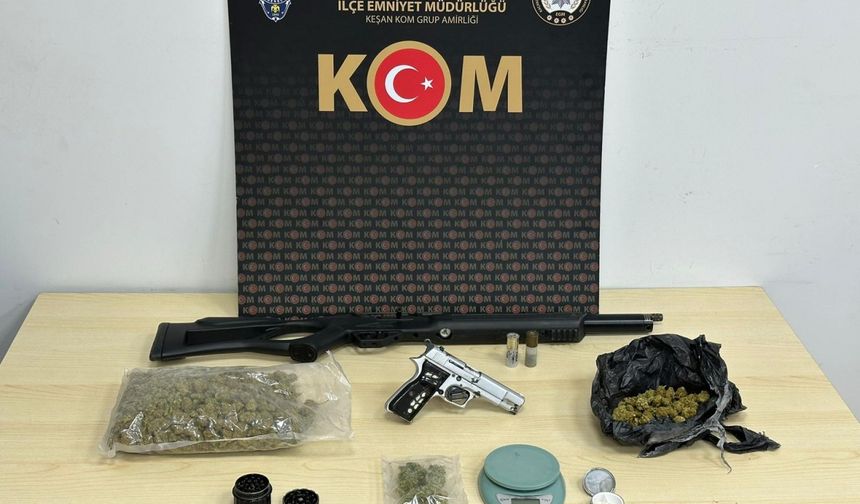 Edirne'de evinde uyuşturucu ve ruhsatsız silah bulunan şüpheli gözaltına alındı