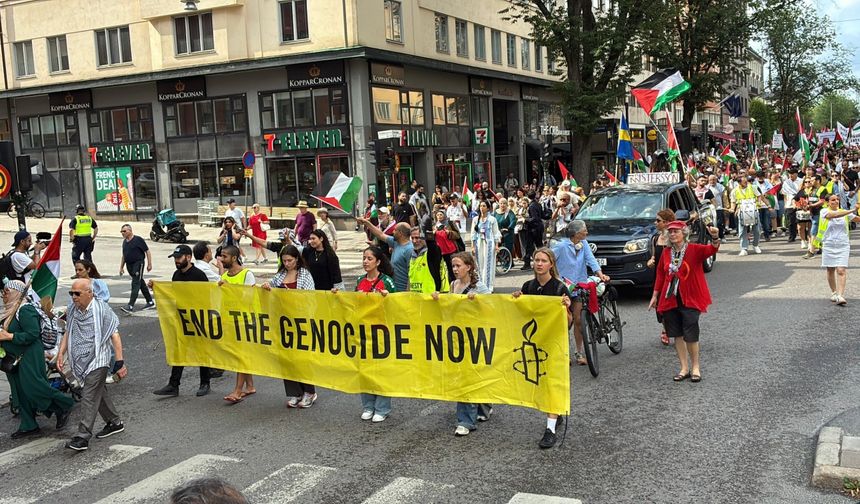 İsrail'in Gazze'ye yönelik saldırıları Stockholm'de protesto edildi