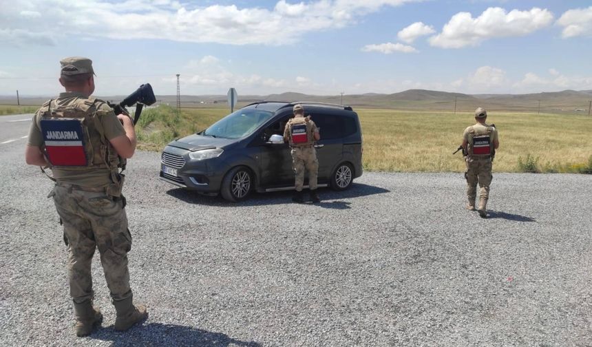 Van'da farklı suçlardan aranan 101 şüpheli yakalandı