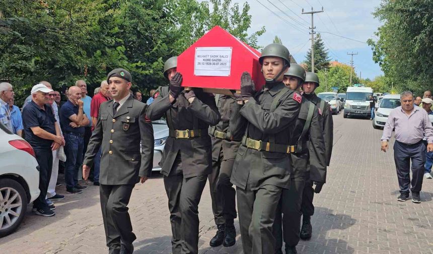 97 yaşında hayatını kaybeden Kore gazisi son yolculuğuna uğurlandı