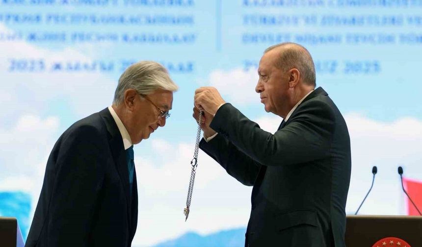 Cumhurbaşkanı Erdoğan tarafından Kazakistan Cumhurbaşkanı Tokayev’e Devlet Nişanı tevcih edildi