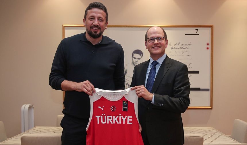 Hidayet Türkoğlu: "FIBA pencereleri sayesinde taraftarlar milli takımlarını yılda birkaç kez canlı izleyebiliyor"