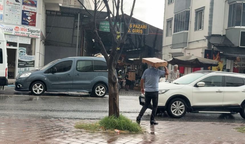 Iğdır’da kavurucu sıcakların ardından sağanak yağış etkili oldu