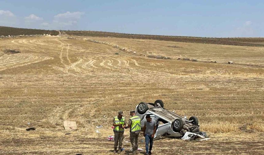 Siirt’te kontrolden çıkan otomobil tarlaya yuvarlandı: 1 yaralı