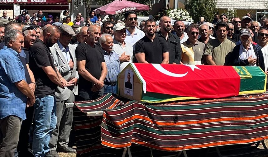 Dünya şampiyonu eski milli güreşçi Hüseyin İldem, Sivas'ta son yolculuğuna uğurlandı