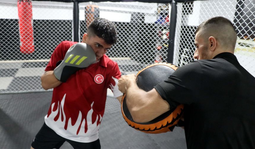 'Yenilmez' kick boksçu Yusuf Eren'in nakavt oranı 'yüzde 89'