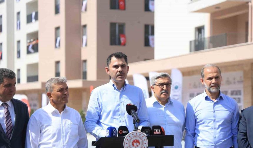 Bakan Kurum: "Ağustos ayı içinde 300 bininci konutumuzun anahtarlarını da Malatya’mızda Sayın Cumhurbaşkanımızın teşrifleriyle teslim edeceğiz"