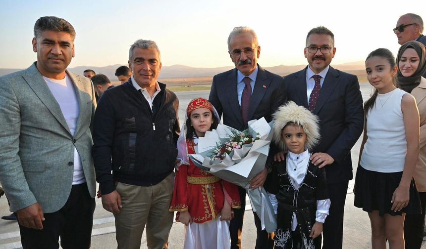 Bakan Uraloğlu hızlı demiryolu hattı temel atma töreni için Iğdır’a gitti