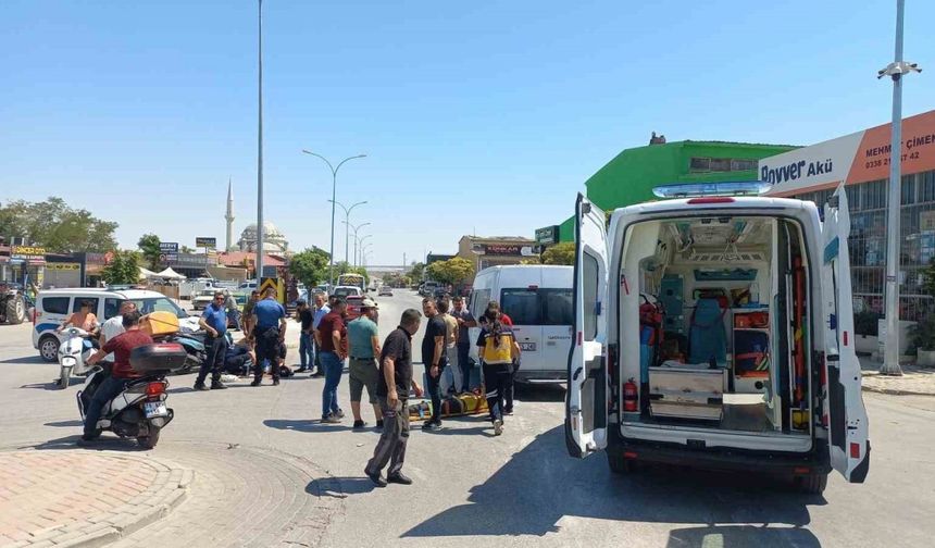 Karaman’da minibüs ile motosiklet çarpıştı: 2 yaralı