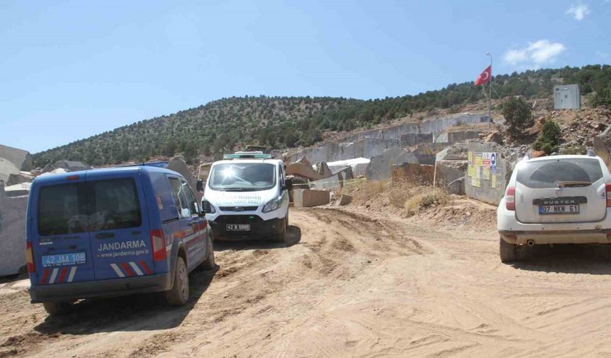 Mermer bloğunun altında kalan mühendis hayatını kaybetti