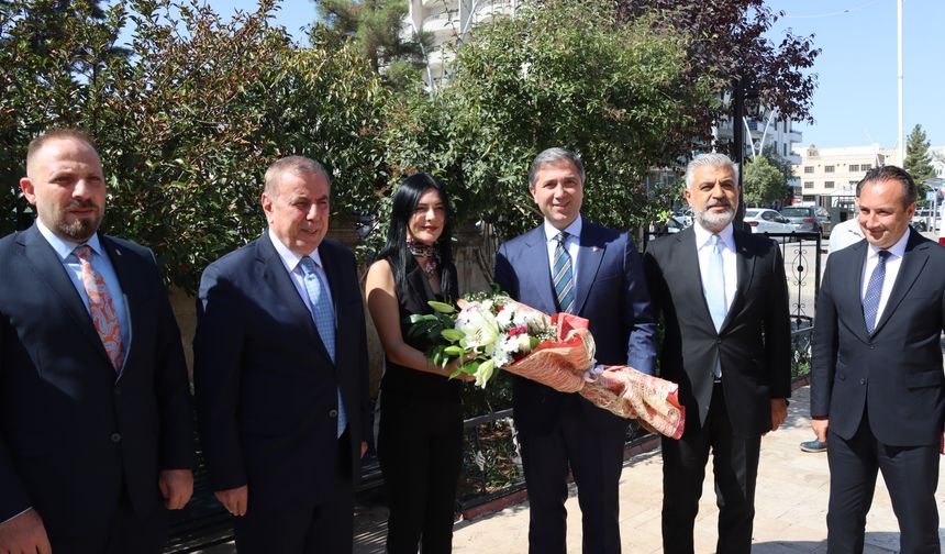 AK Parti Genel Başkan Yardımcısı Sırakaya, Mardin'in Midyat ilçesinde ziyaretlerde bulundu