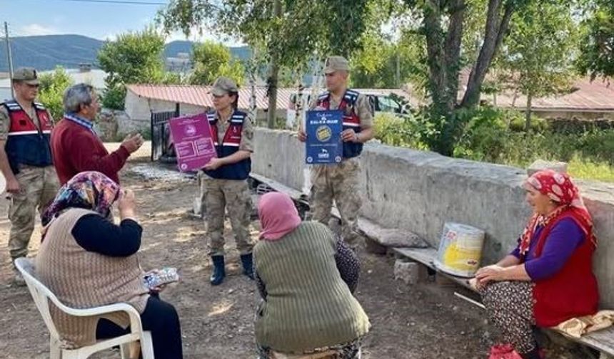 Jandarma ekipleri köylerde KADES’i anlattı