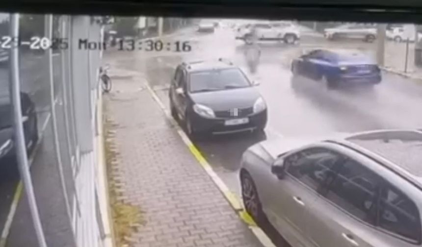 Polisin ’dur’ ihtarına uymayan sürücü önce yayalara, ardından araçlara çarptı