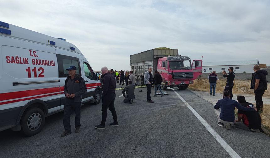 Aksaray'da kamyonla çarpışan otomobildeki 3 kardeş öldü