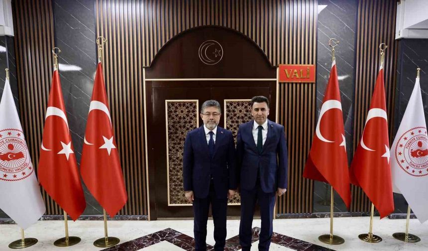 Bakan Yumaklı: "Türkiye kovan varlığında 3’üncü, bal üretiminde de Çin’den sonra 2’inci sırada"