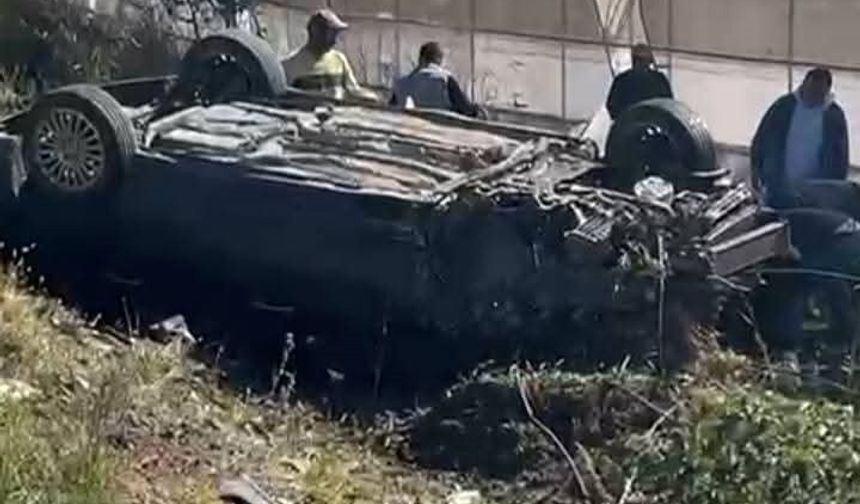 Burdur’da 2 otomobil kafa kafaya çarpıştı: 3 yaralı