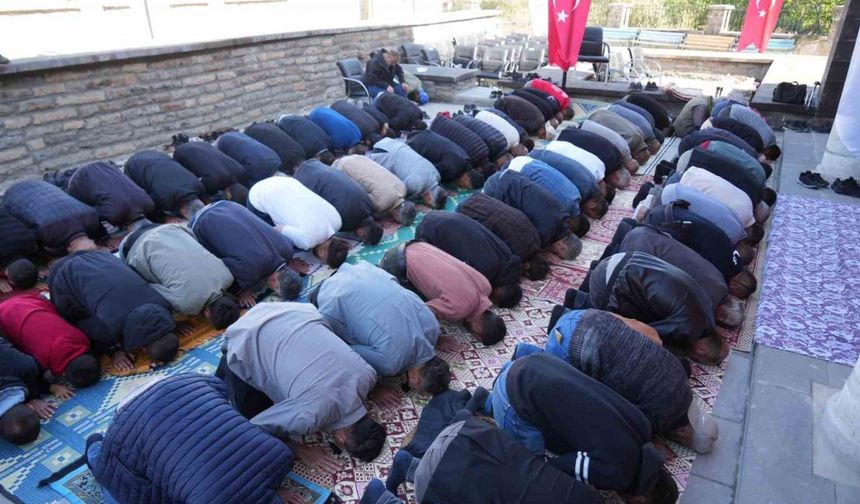 CHP döneminde yıkılan Murat Paşa Camisi 85 yıl sonra yeniden ibadete açıldı