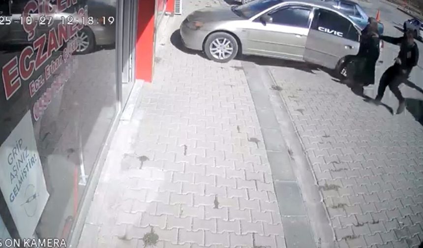 El freni çekilmeyen araç eczaneye girdi