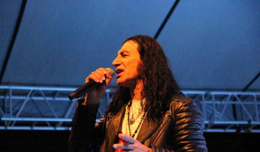 Murat Kekilli Çorumlu hayranlarını coşturdu