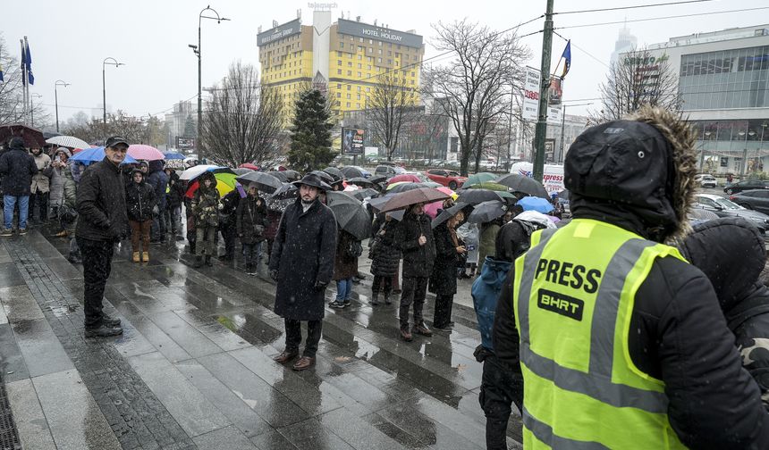 Bosna Hersek devlet televizyonu çalışanları eylem yaptı