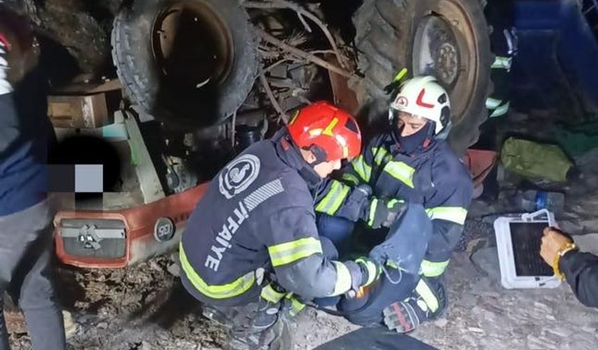 Denizli'de devrilen traktördeki karı koca öldü