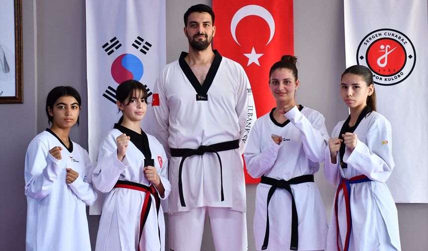 Hem kendisi hem sporcusu aynı turnuvada madalya mücadelesi verecek