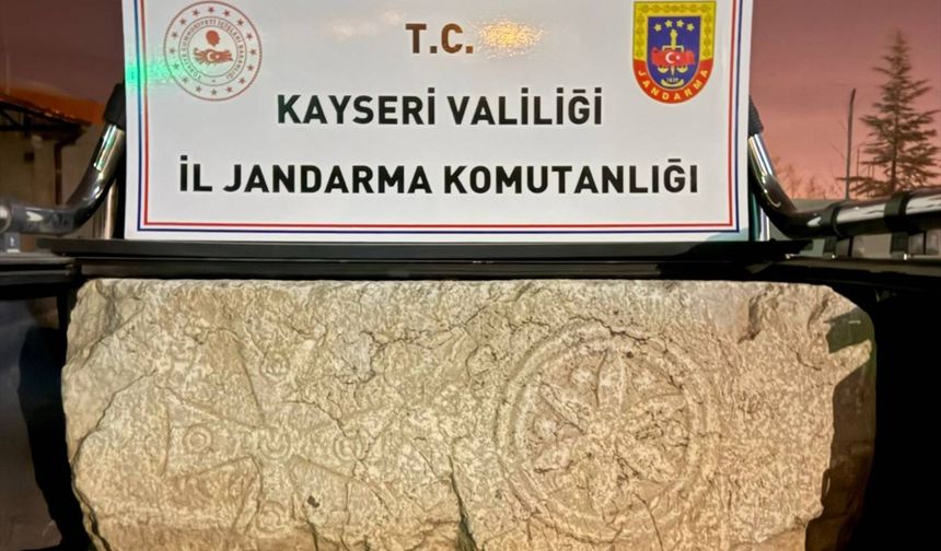 Kayseri'de 6. yüzyıla ait olduğu değerlendirilen kapı sovesi ele geçirildi