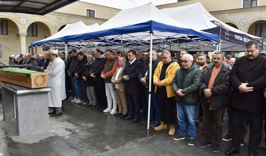 Ordu'da taş ocağı şantiyesindeki göçükte hayatını kaybeden kamyon şoförünün cenazesi defnedildi