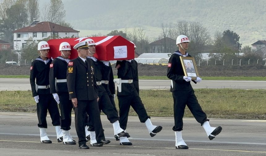 Şehit Hava Uçak Bakım Astsubay Kıdemli Başçavuş Nuri Özcan'ın cenazesi, Karabük'te toprağa verildi