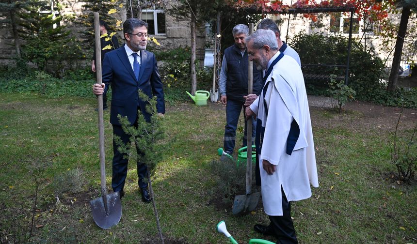 Tarım ve Orman Bakanı Yumaklı'dan vatandaşlara 'ağaçlandırma seferberliği' çağrısı:
