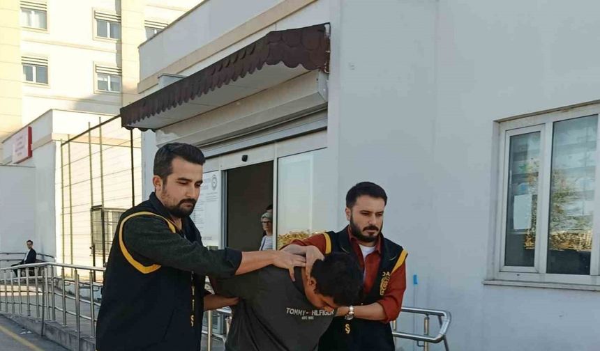 Adana’da komşu kavgası: Baba öldü, 2 oğlu yaralandı