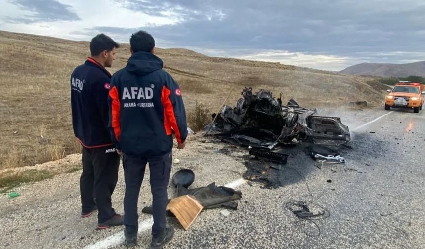 Alev alan araçtan 5 canı kurtardı: AFAD görevlisine başarı belgesi