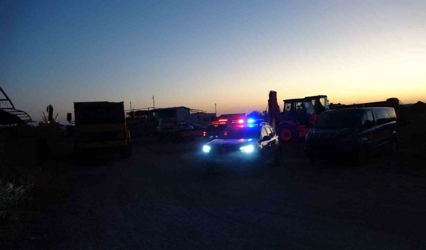 Antalya’da kum hırsızlarına gece baskını: 1 tutuklama, 8 araca el konuldu