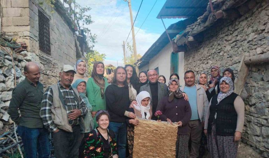 Çal’da keşfedilen benzersiz dokuma örneği: Mısır kapçığı hasır dokuma